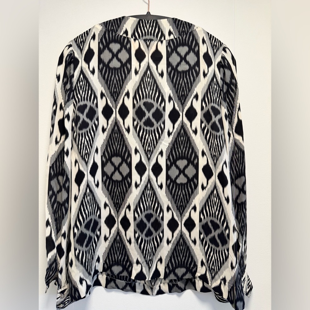 TORY BURCH BLACK/ WHITE IKAT SILK CHIFFON TUNIC BLOUSE - Picture 3 of 3